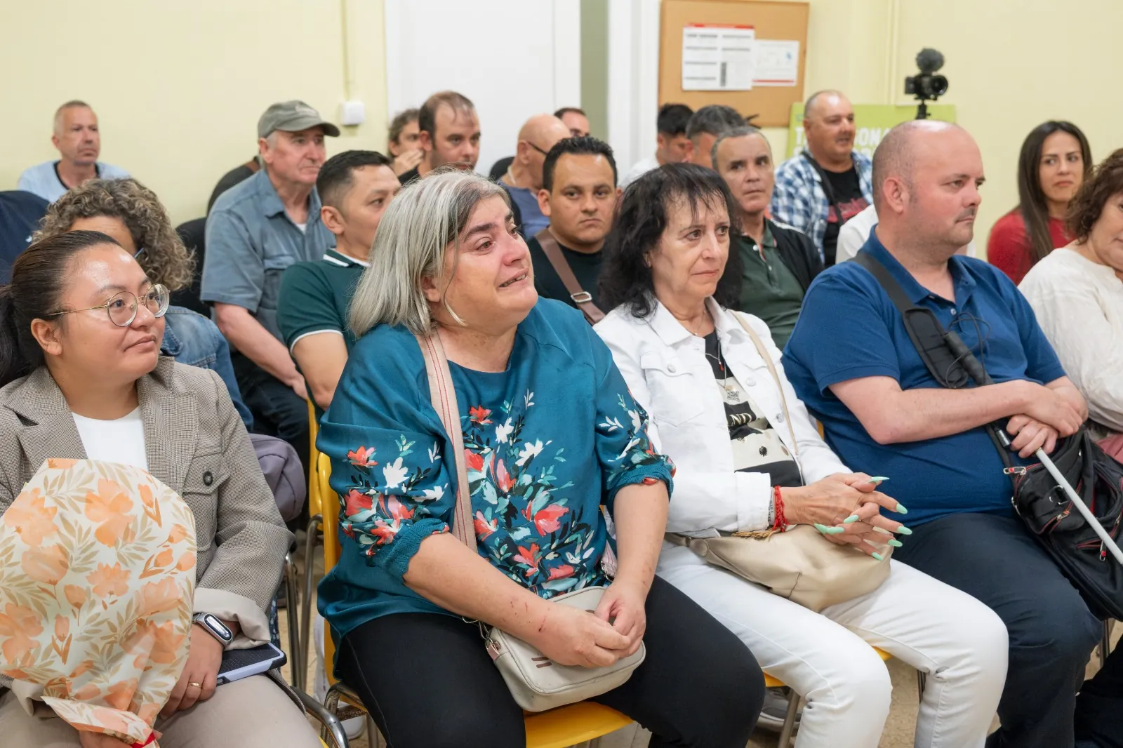 Asistentes escuchando la presentación de Yadi en el mundo en Tarragona